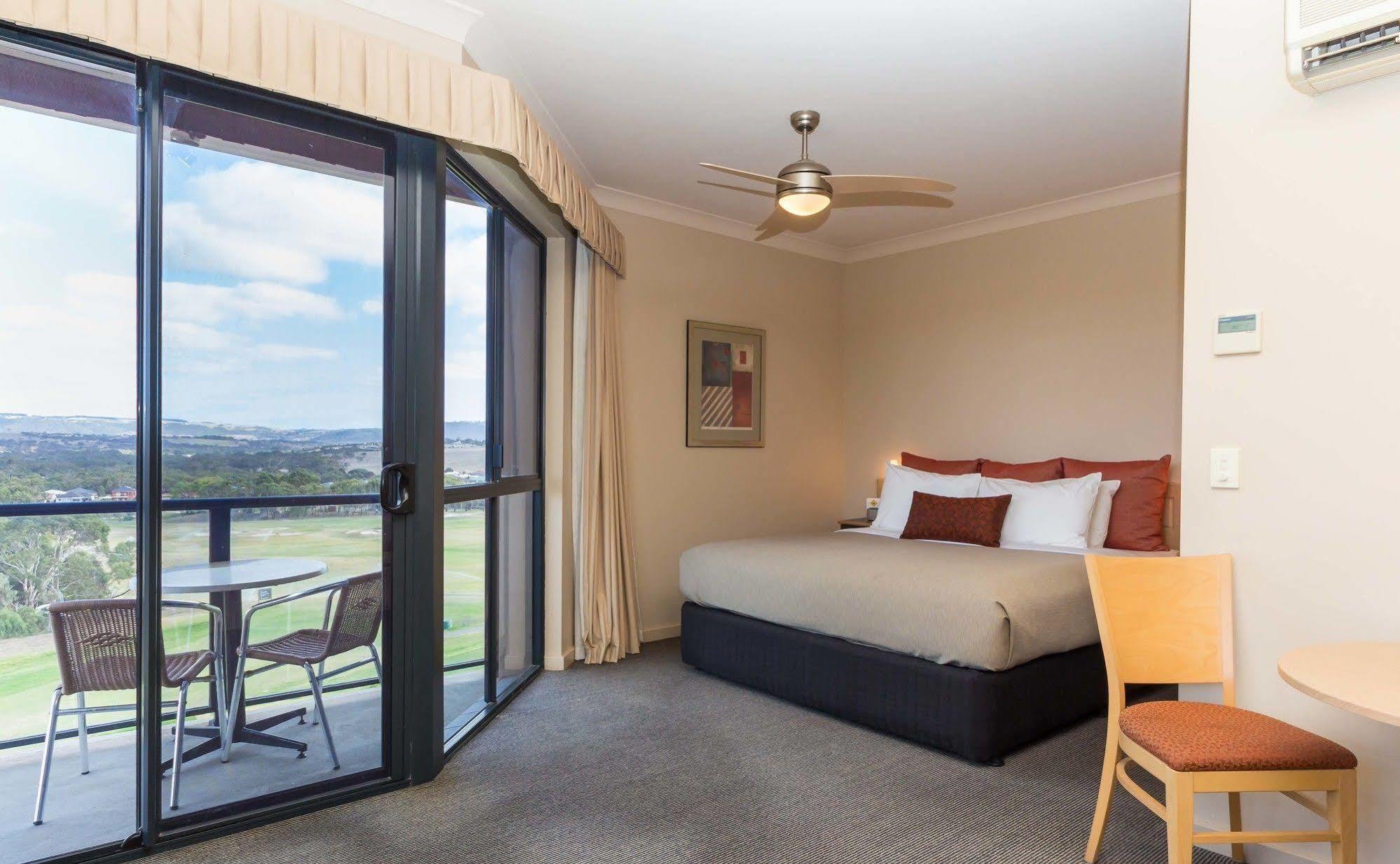 Hotel Mccracken Country Club à Victor Harbor Extérieur photo
